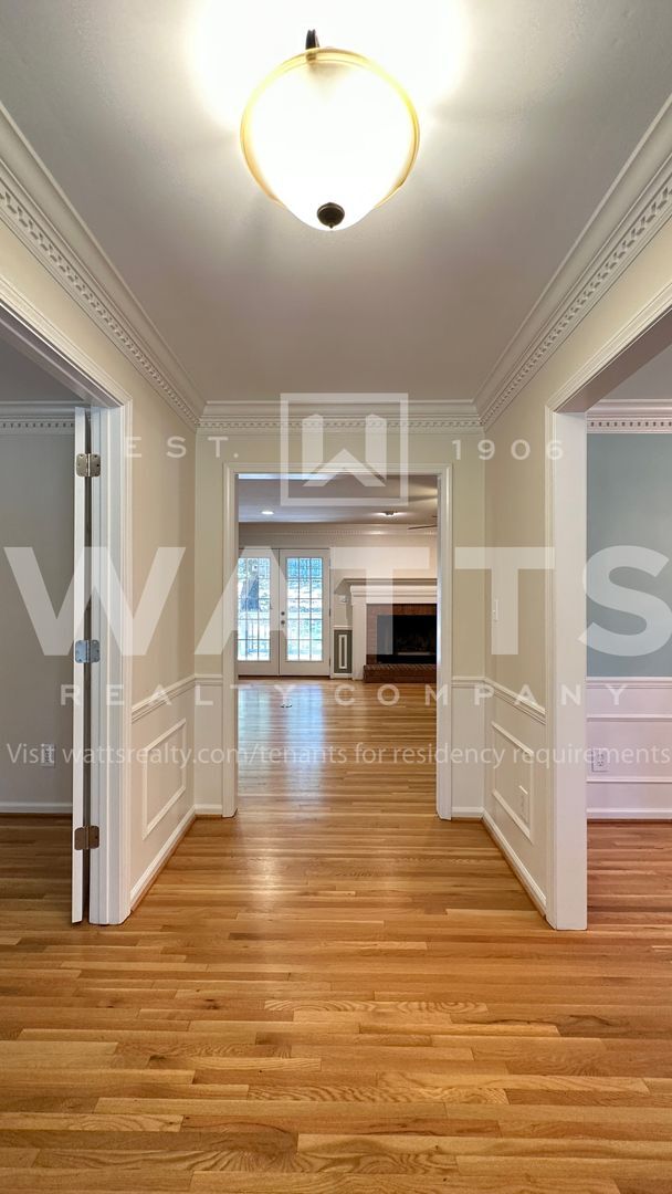 Building Photo - 4 Bedroom, 4.5 Bath Home in Heart of Hoover