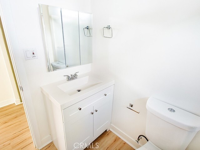 Building Photo - 2027 Vista Del Mar Ave