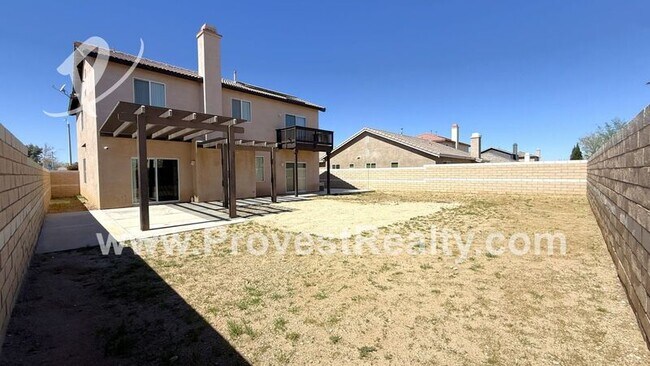 Building Photo - 13041 Walnut Way