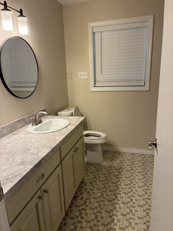 Building Photo - 396 Rowland Rd