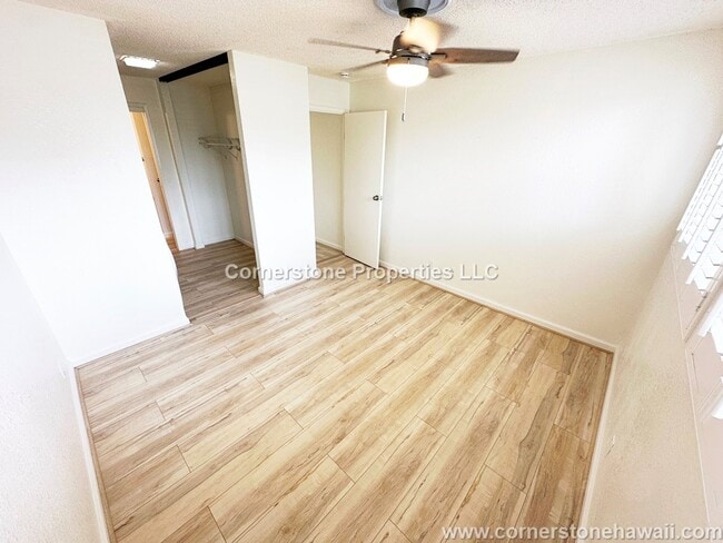 Building Photo - 95-636-636 Hanile St