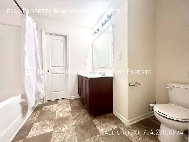 Building Photo - 1840 Juniper Dr