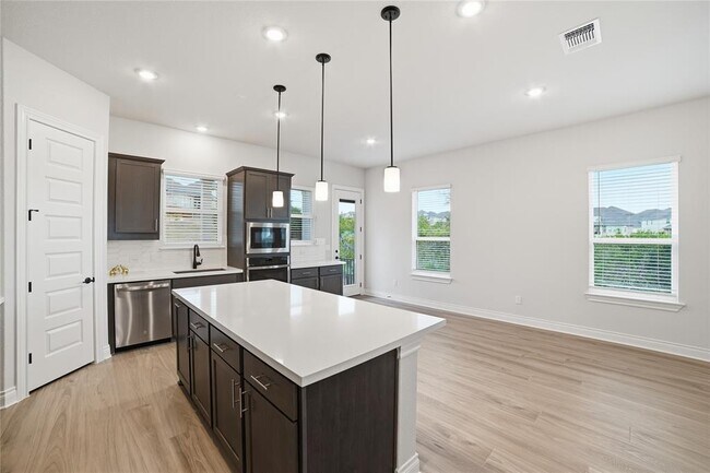 Building Photo - 716 Coppell Ct