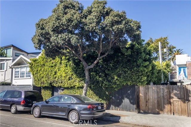 Building Photo - 243 Windward Ave