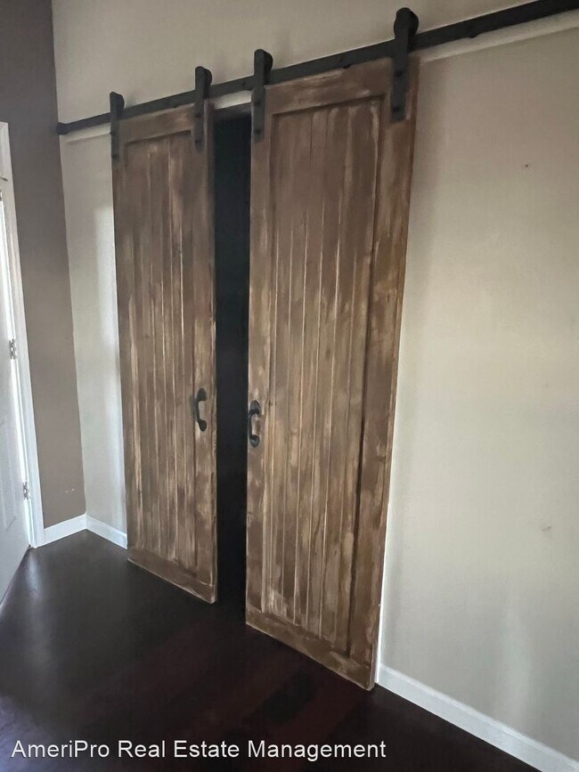 Building Photo - 2 br, 2 bath House - 627 Maxwell St.