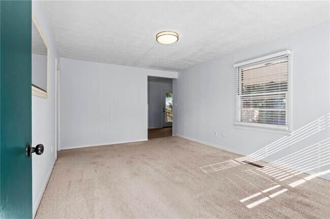 Building Photo - 2560 Walton Way SW