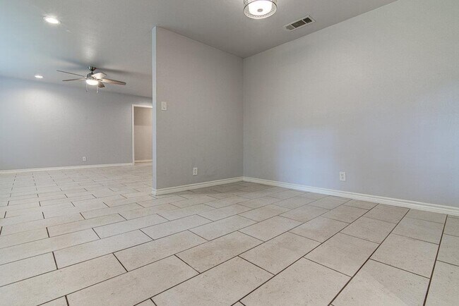 Building Photo - 12111 Missel Thrush Ct