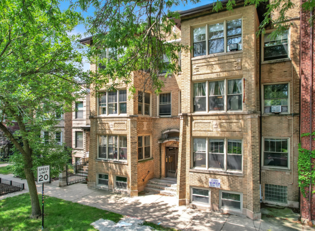 Primary Photo - 3 bedroom in Chicago IL 60626