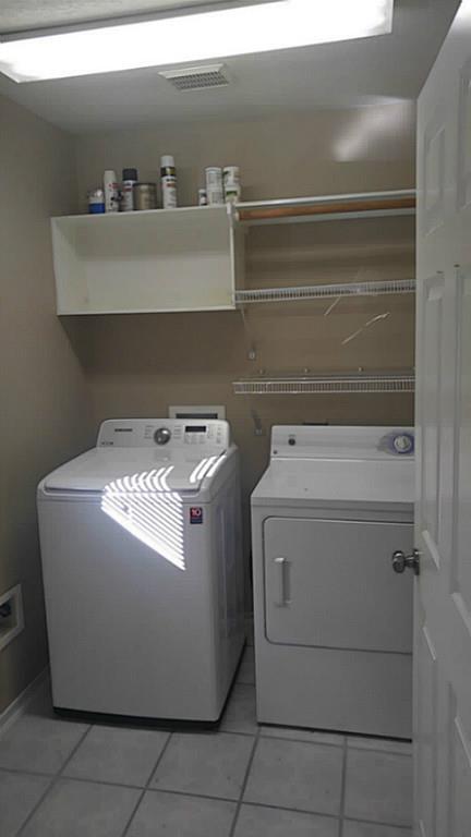 Building Photo - 5104 Big Spring Dr