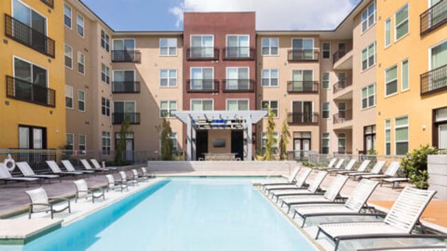 Building Photo - 3200 Palm Way