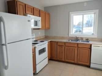 Building Photo - Looking for a home or an office space...Come take a look!!