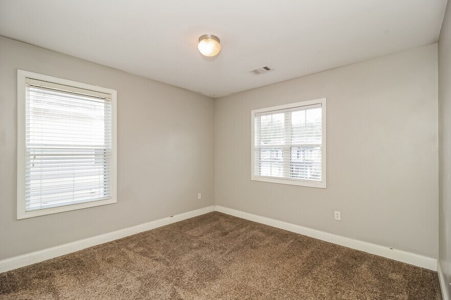 Building Photo - 314 Parkmont Way