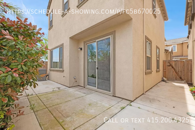 Building Photo - 8883 Solo Wy