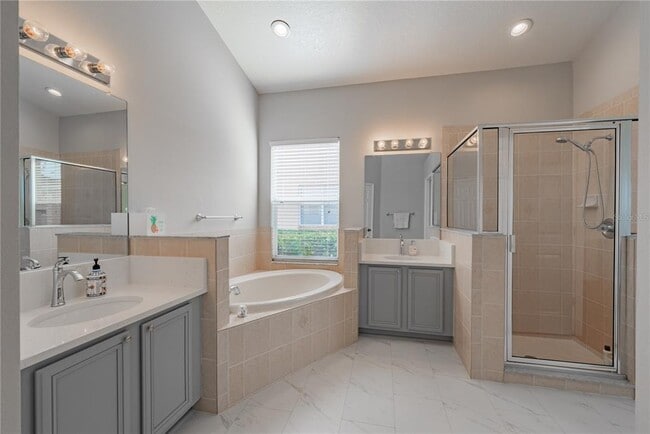 Building Photo - 18028 Java Isle Dr