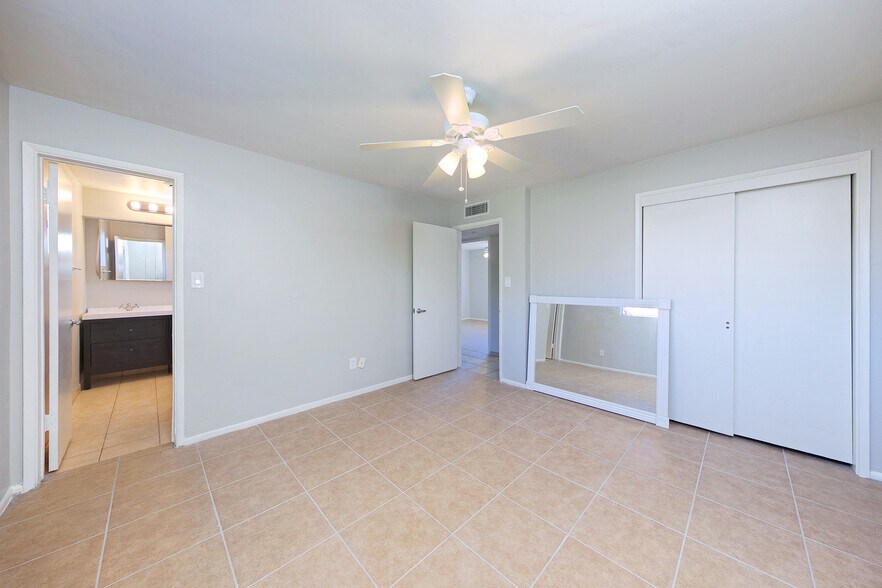 Building Photo - 1206 West 9th Street