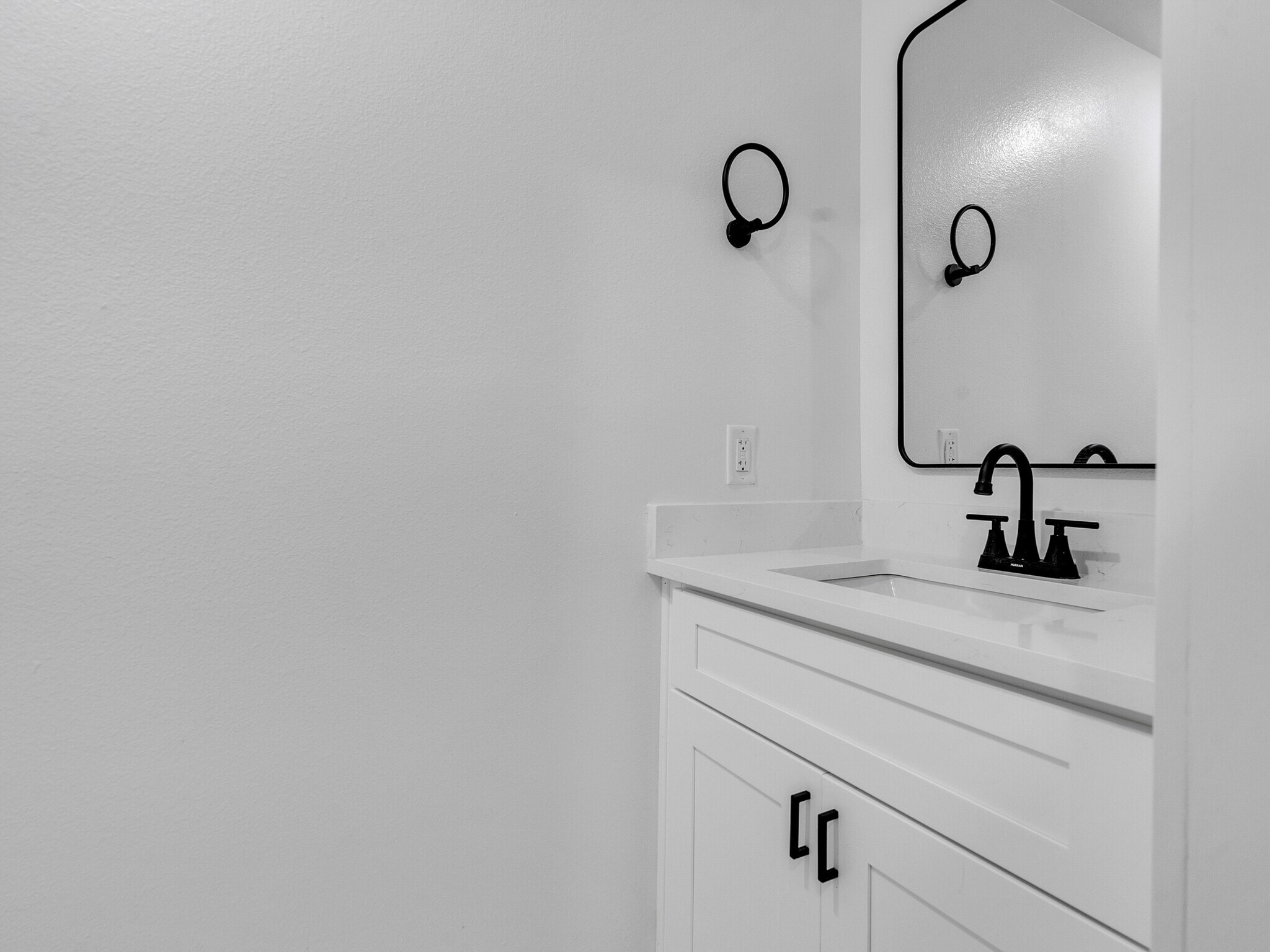 Building Photo - 9410 Firnat St