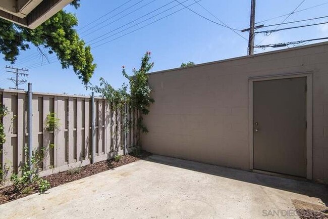 Building Photo - 409 C Ave