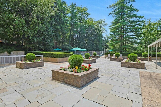 Building Photo - 1270 North Ave