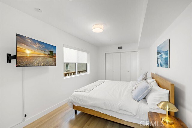 Building Photo - 1045 Gaviota Dr