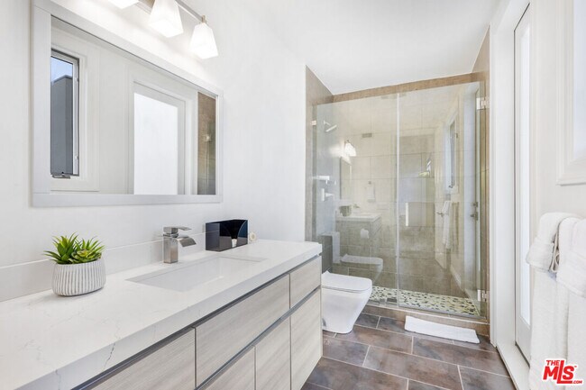 Building Photo - 11037 Anzio Rd