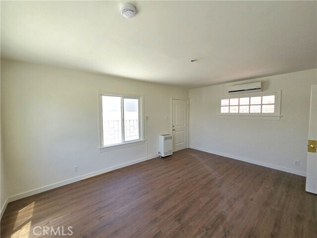 Building Photo - 121 W Lomita Ave