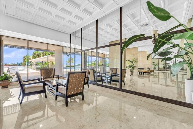 Building Photo - 300 Bayview Dr