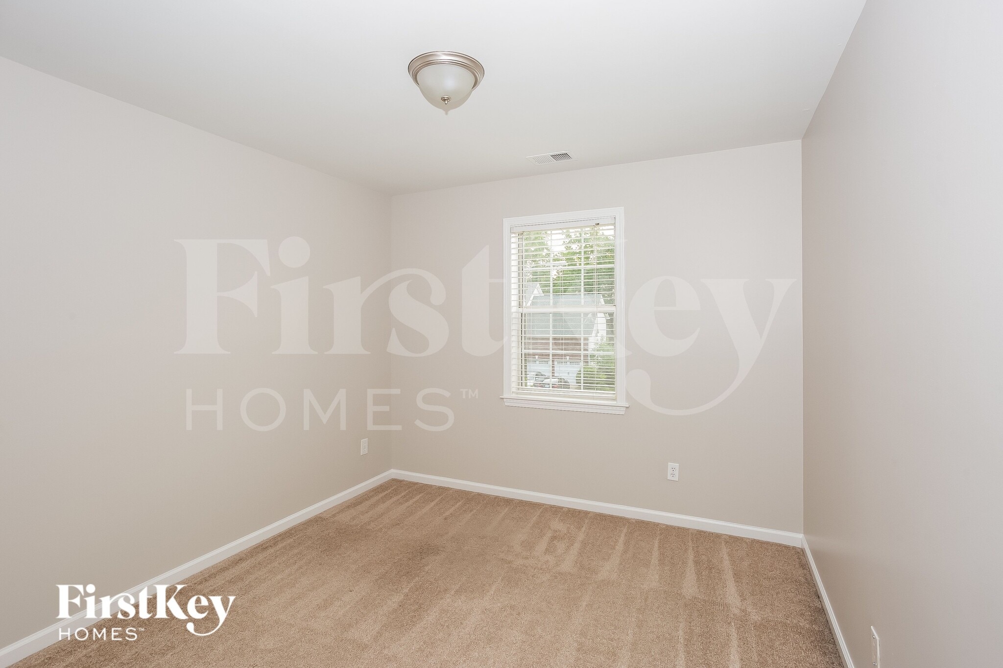 Building Photo - 10444 Henbane Ct