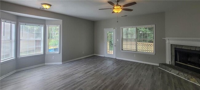 Building Photo - 2120 Fairways Ct