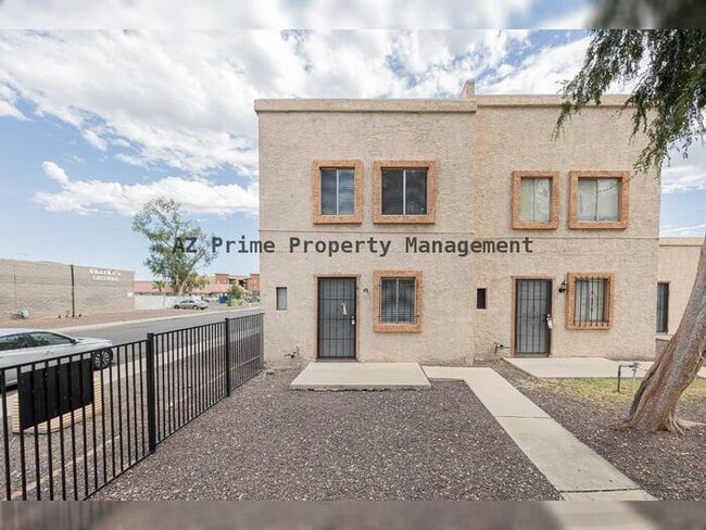 Building Photo - 4513 N 26th Dr