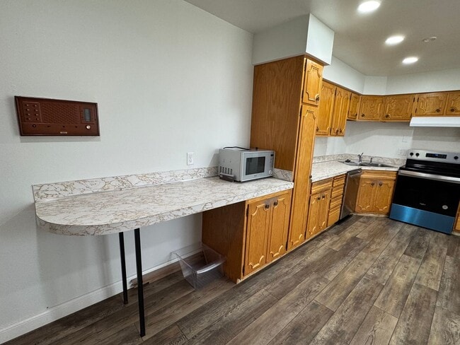 Building Photo - Charming 4-Bedroom Home in East Bismarck