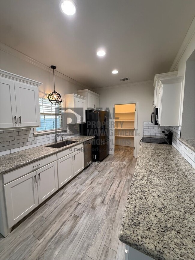 Building Photo - 9503 Westin Dr