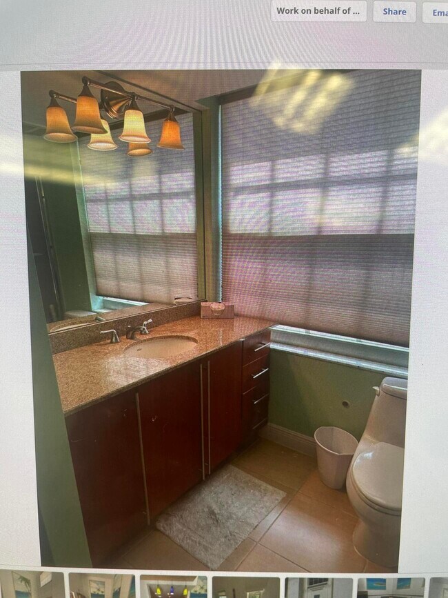 Building Photo - 609 Datura St