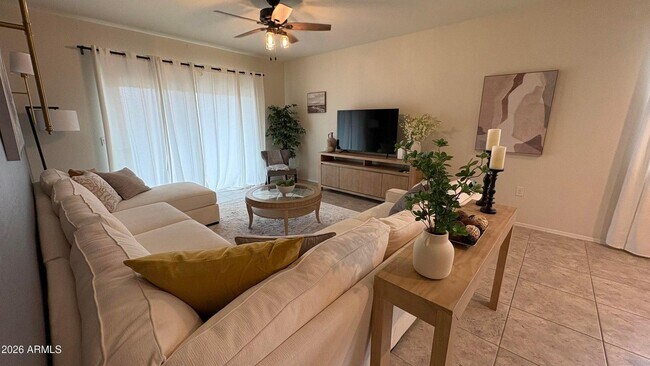 Building Photo - 30998 W Earll Dr