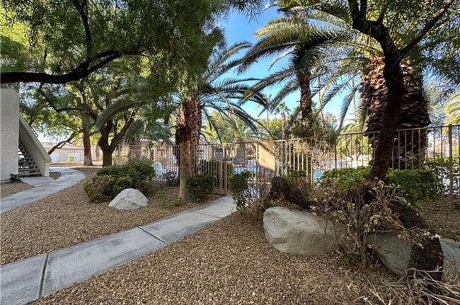 Building Photo - 6480 Annie Oakley Dr