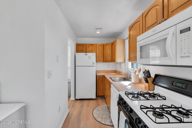 Building Photo - 548 Washington Blvd