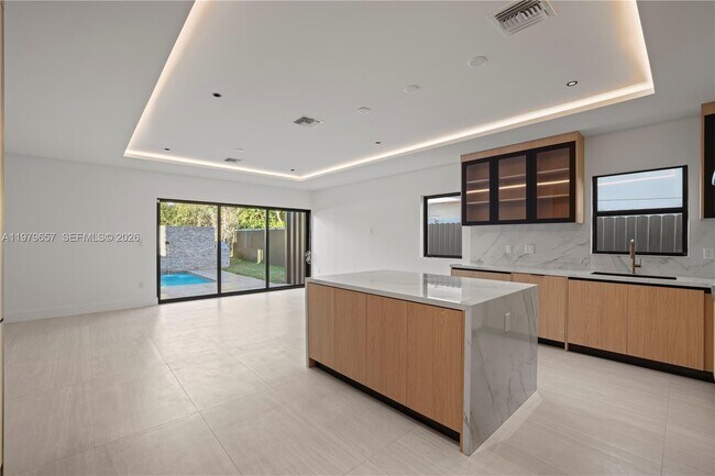 Building Photo - 3187 SW 23rd St