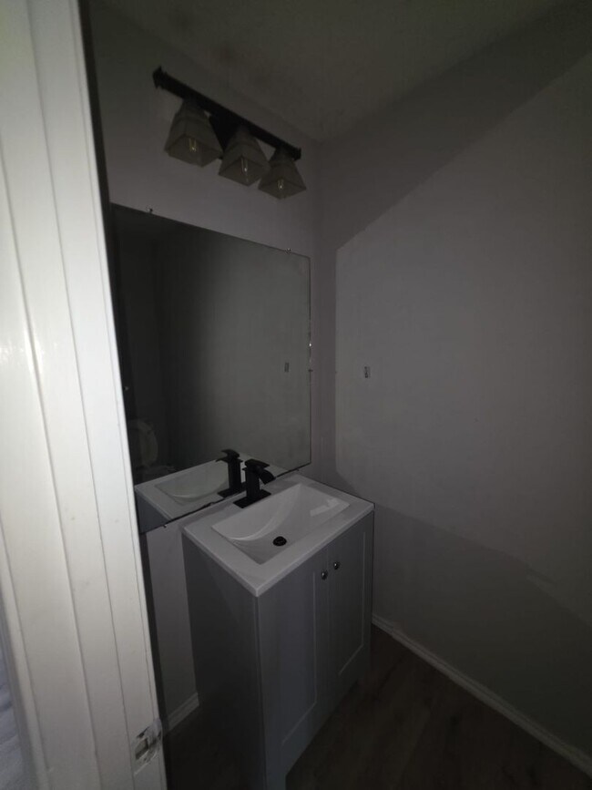 Building Photo - Spacious 4-Bedroom Home with Pool & Spa in...