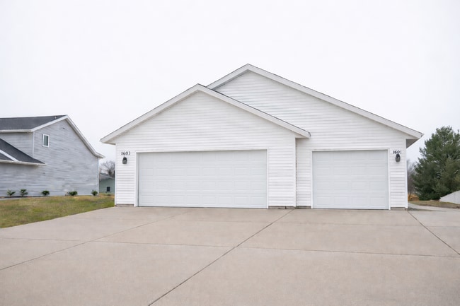 Building Photo - 1601 Moline St