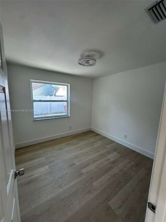 Building Photo - 2450 SW 85th Ave