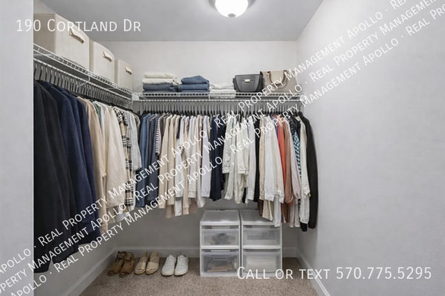 Building Photo - 190 Cortland Dr