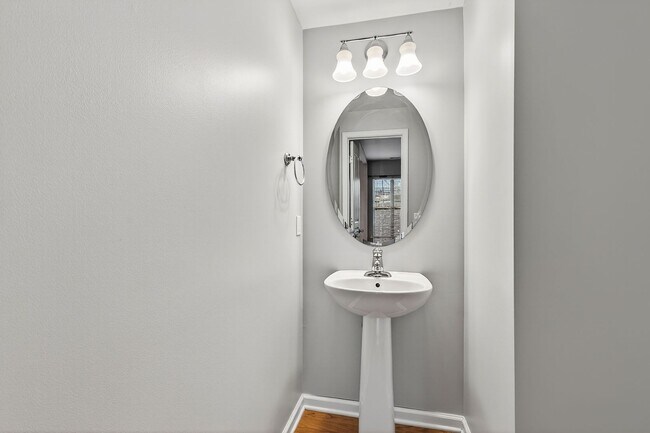 Building Photo - Cozy 3BR Townhouse in Glenwood Crossing!