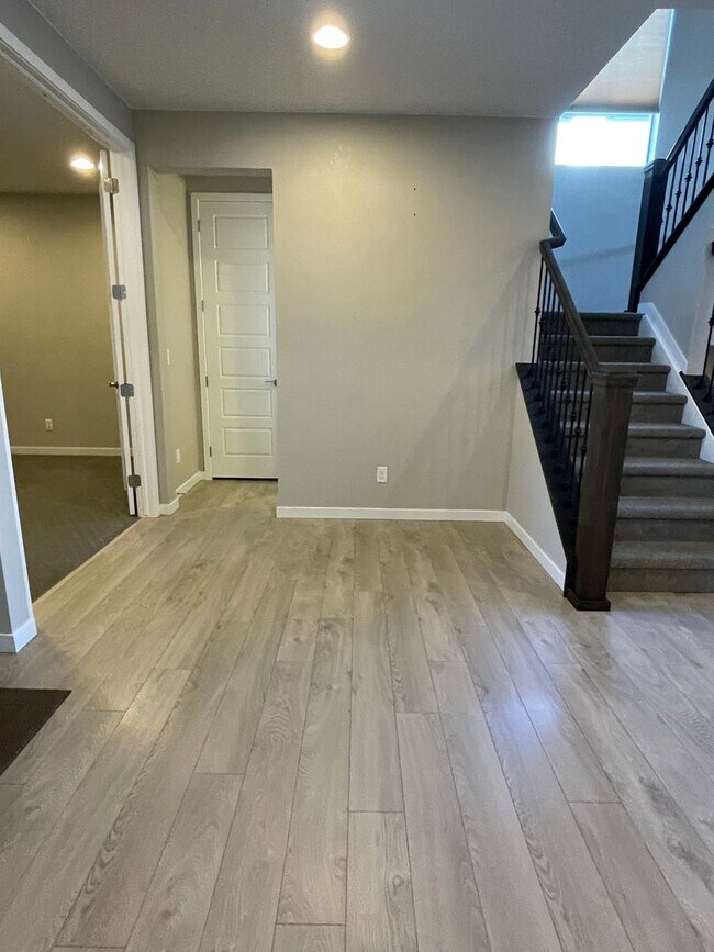 Building Photo - Gorgeous Colliers Hill Home