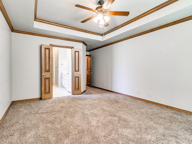 Building Photo - 15609 Traditions Dr