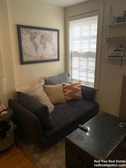 Building Photo - 61 Joy St