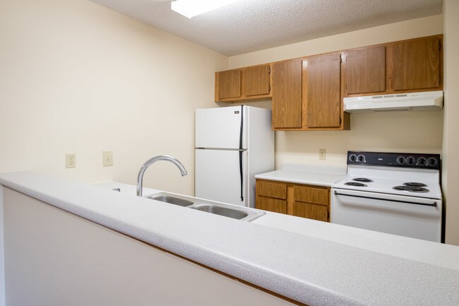Building Photo - Red Oak 48-Unit (City View Apartments)