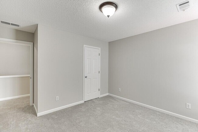 Building Photo - 2421 Elkhorn Ter