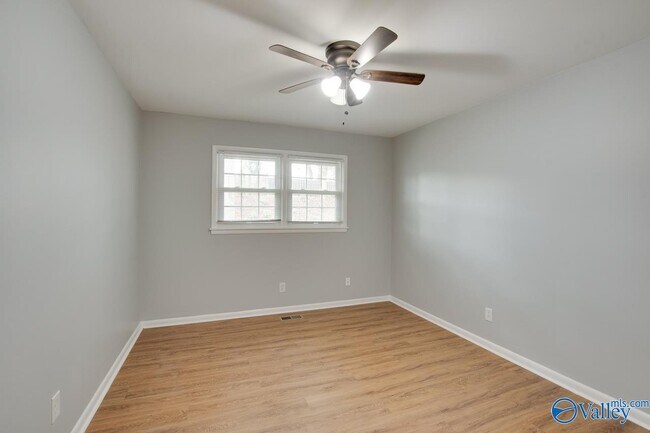 Building Photo - 9802 Dolphin Dr