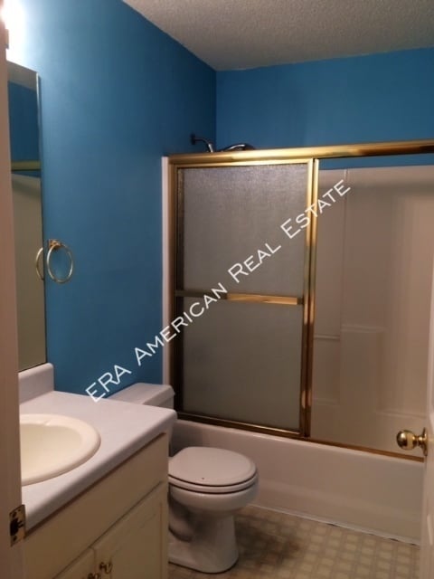 Building Photo - 515 Risen Star Dr