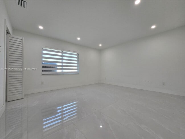 Building Photo - 6711 SW 127th Pl