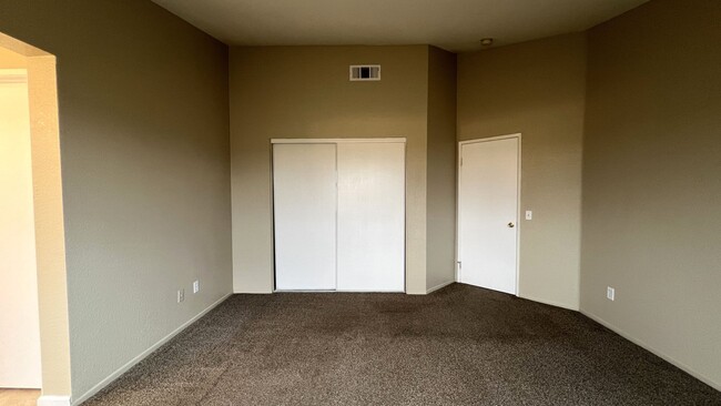 Building Photo - 4 Bed, 3 Bath Adelanto Home!!!